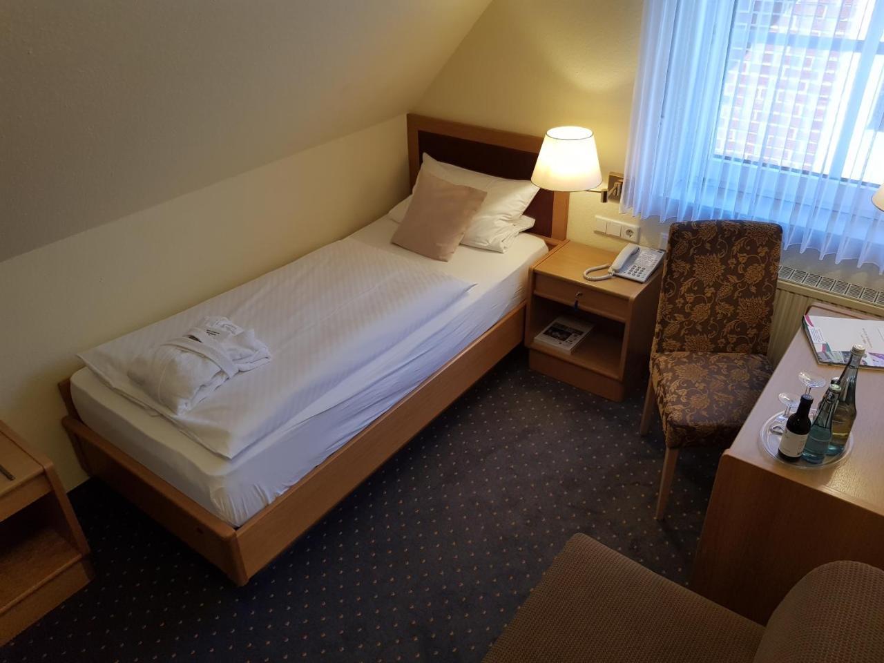 Landhotel Hermannshoehe Легден Екстериор снимка